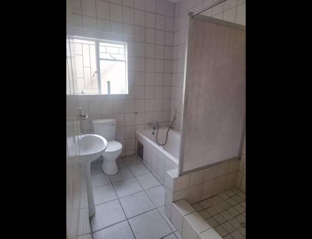 2 BEDROOM APARTMENT FOR SALE IN COMET